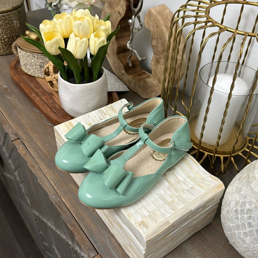 Joyfolie Miriam shoes size 3 Youth